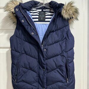 GAP navy puffer vest